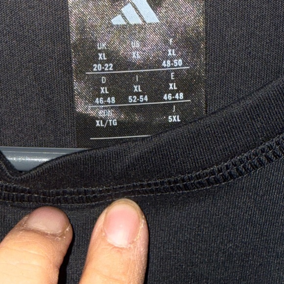 Adidas Shirt Womens XL Black Training Cropped Tee Top Athletic Workout - Picture 2 of 3